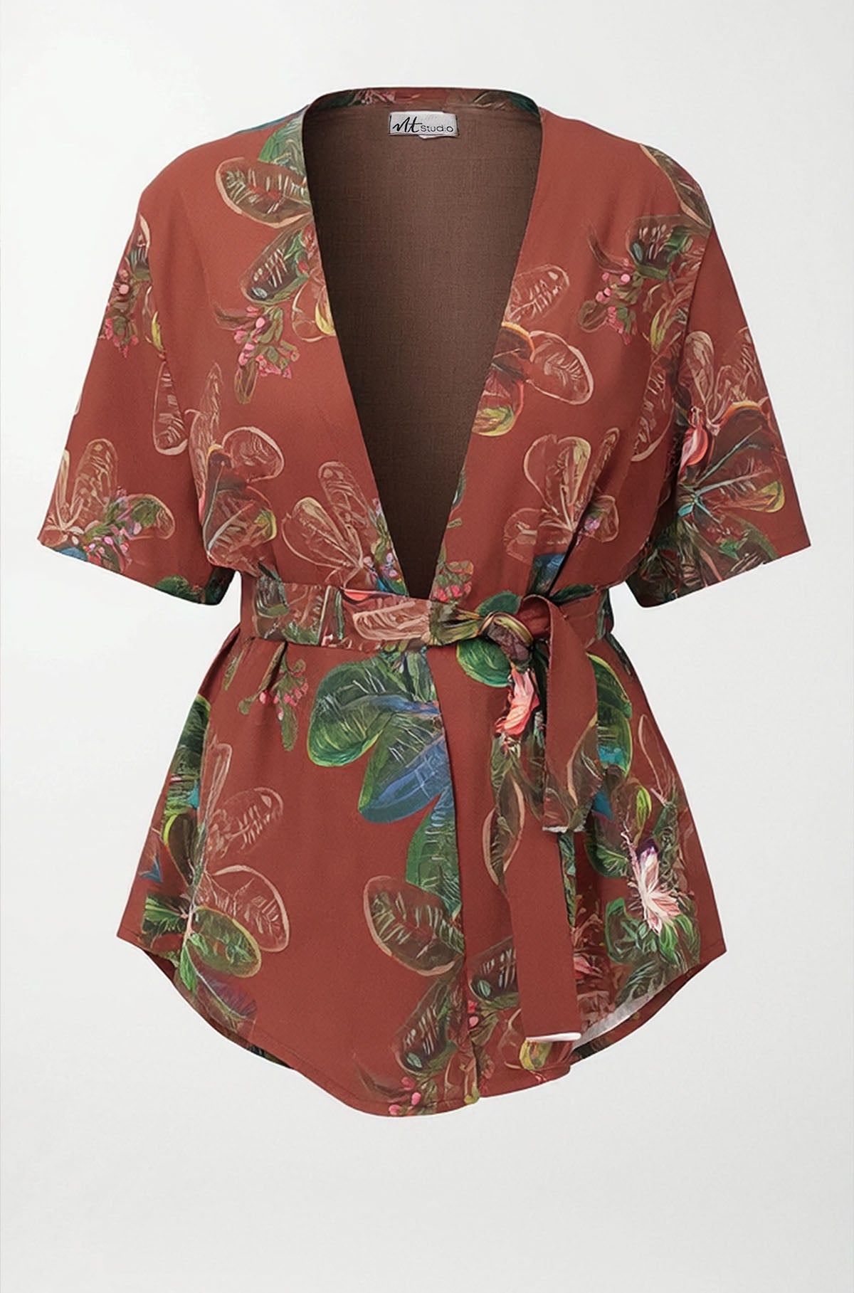 Kimono-Bluse – Floral Pequi – ECOVERO™- Exklusiver Print · Einheitsgröße P/M/G · In Stuttgart handgenäht – Blusa Kimono – Floral Pequi – ECOVERO™ Estampa exclusiva  Tamanho único · Feito à mão em Stuttgart