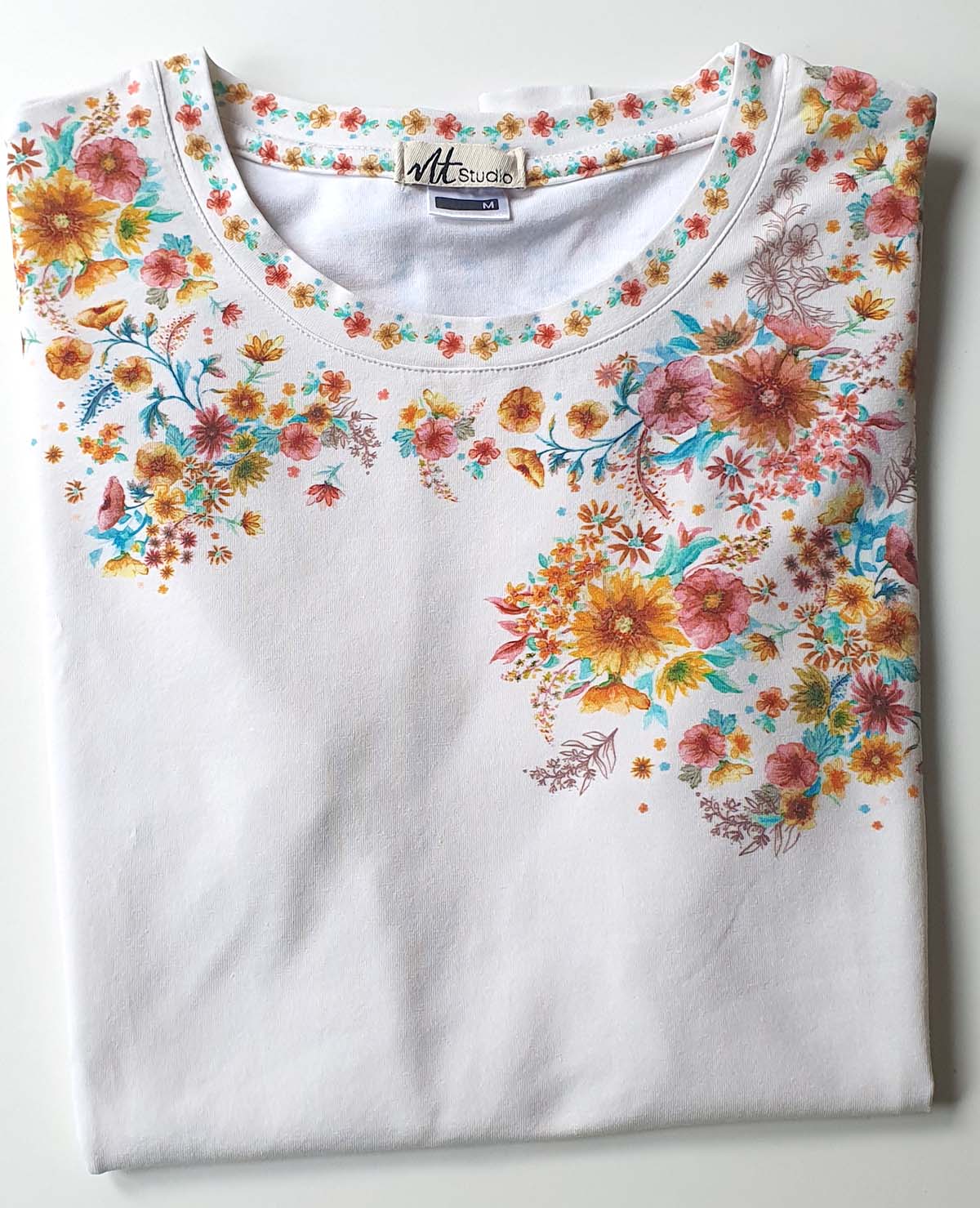 T-Shirt Flores de Aquarela – Bio-Baumwolle - Exklusiver Print – T shirt Flores de Aquarela – Algodão Orgânico   Estampa exclusiva 3